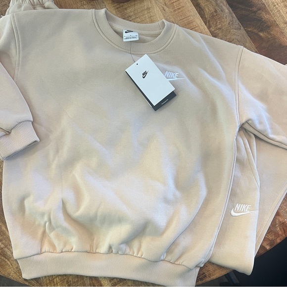 Nike Sportswear Club Fleece Big Kids' Oversized Sweatshirt/Joggers set - Picture 3 of 9